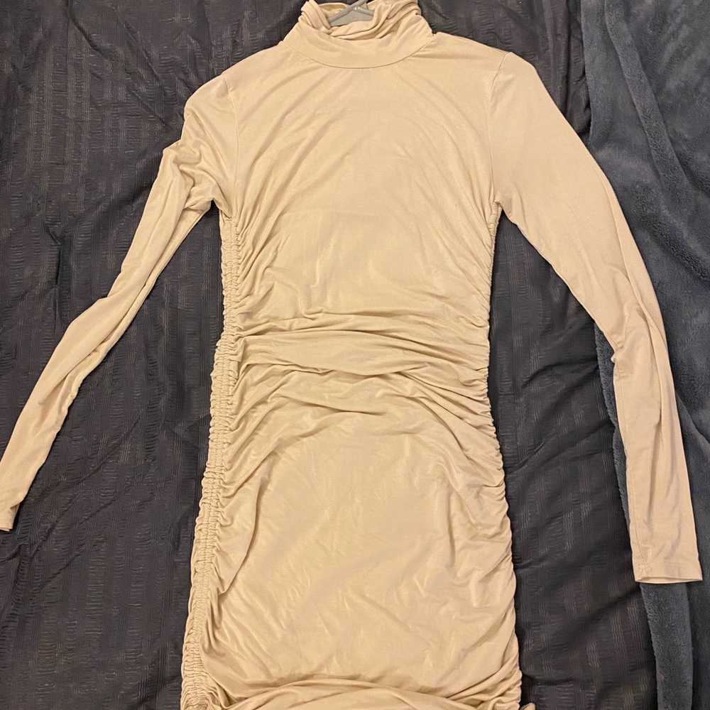 Long sleeve bodycon dress